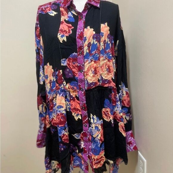 New Free People Brunch a Bunch Floral Hold combo
swing tunic size XS
NWOT - Picture 5 of 11